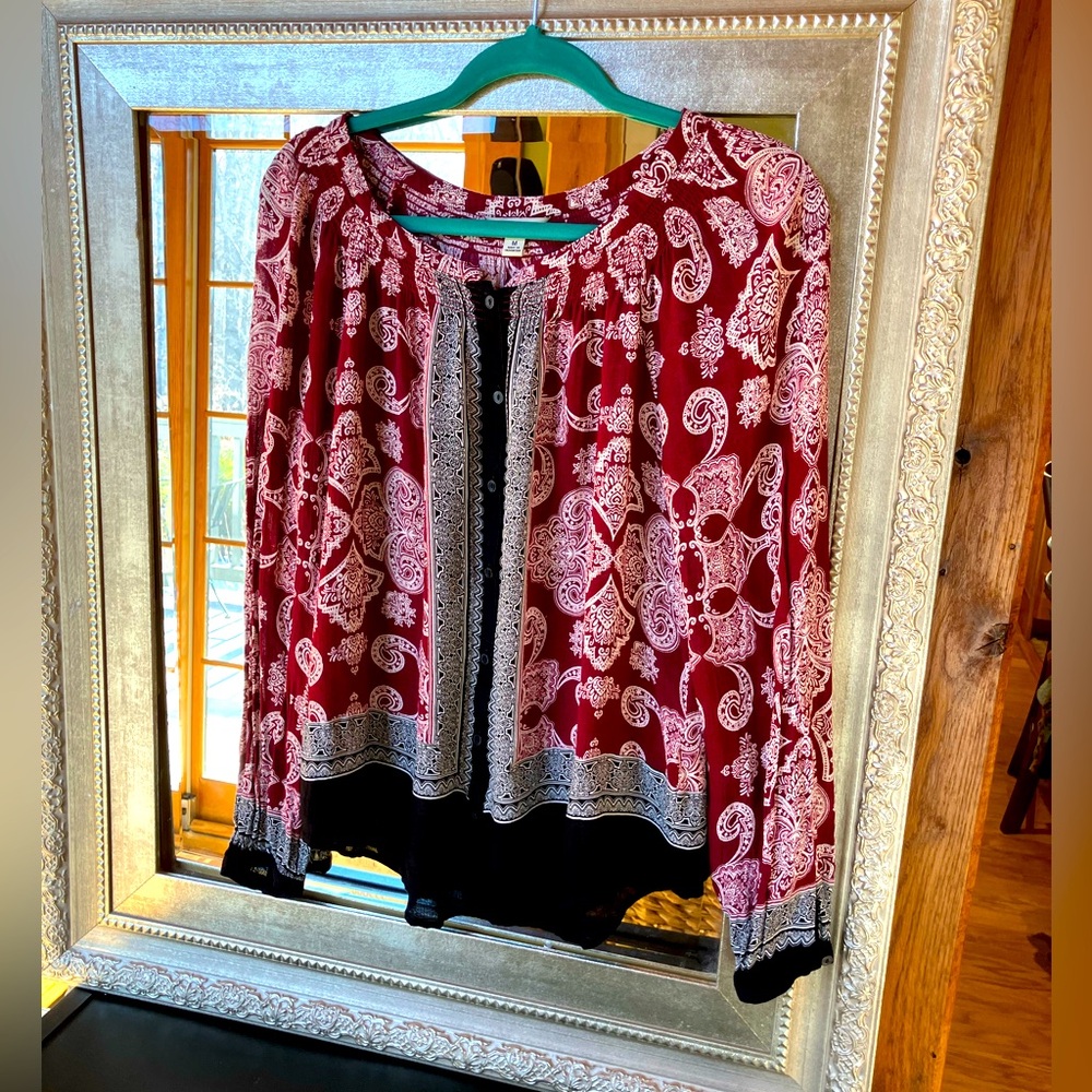 LUCKY BRAND Black and Maroon long sleeve tunic Medium. Perfect for the holidays